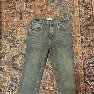 Straight Grey Washed Zara Jeans with Frayed Bottoms